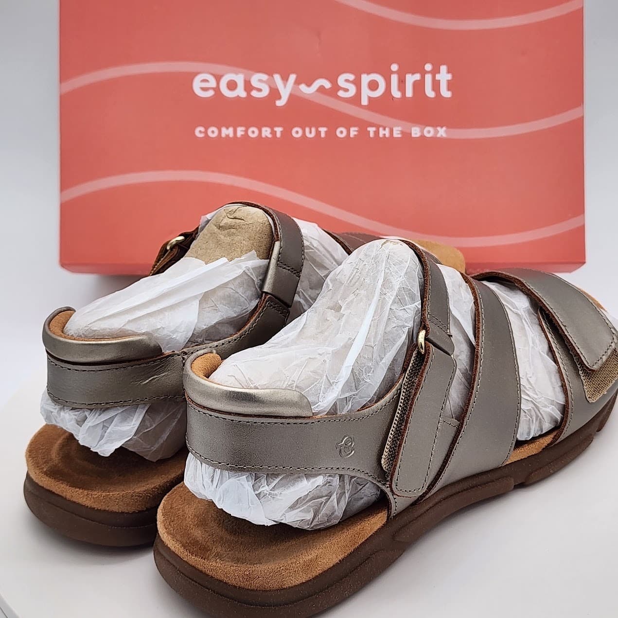 NEW Easy Spirit Mavey Gold Comfort Sandals Women's Size 10 M Adjustable Straps - Thumbnail 3