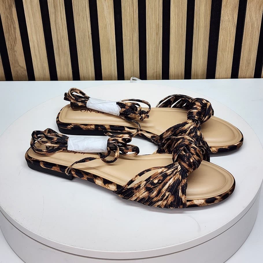 NEW - On 34th Jenniee Women’s Leopard Print Lace Up Flat Sandals Size 5.5 - Thumbnail 2