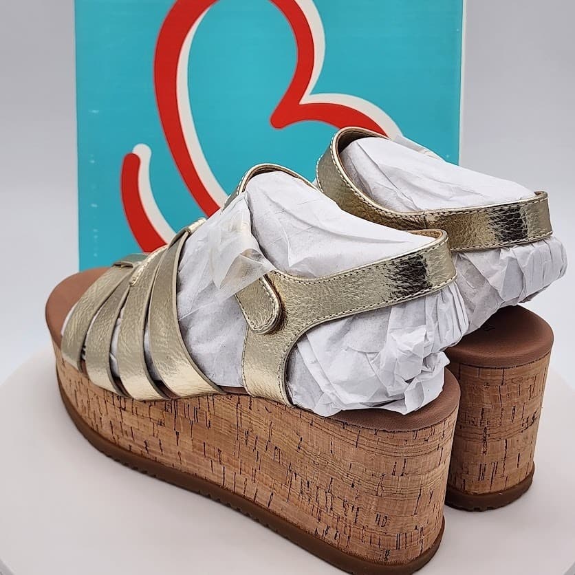 NEW BareTraps Savannah Light Gold Platform Wedge Sandals Women's Size 8M Comfort - Thumbnail 4