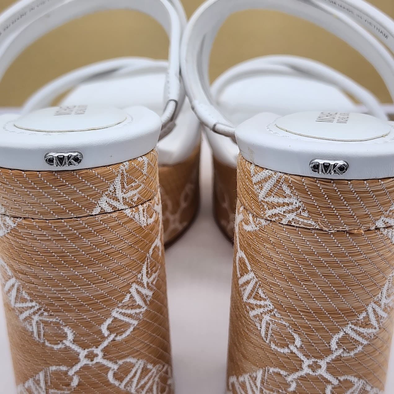 NEW Michael Kors Corrine Platform Leather Chain Sandals White Women's Size 8.5M - Thumbnail 4