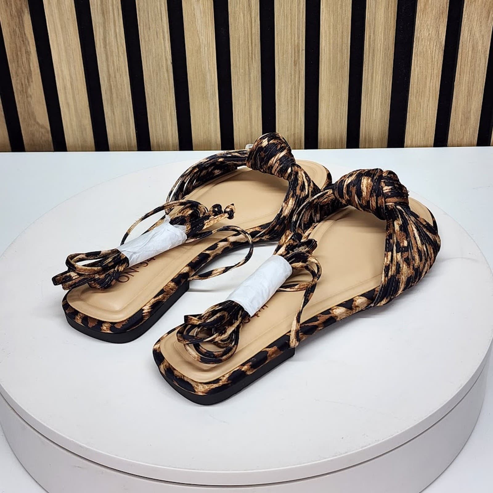 NEW - On 34th Jenniee Women’s Leopard Print Lace Up Flat Sandals Size 8.5 - Thumbnail 3