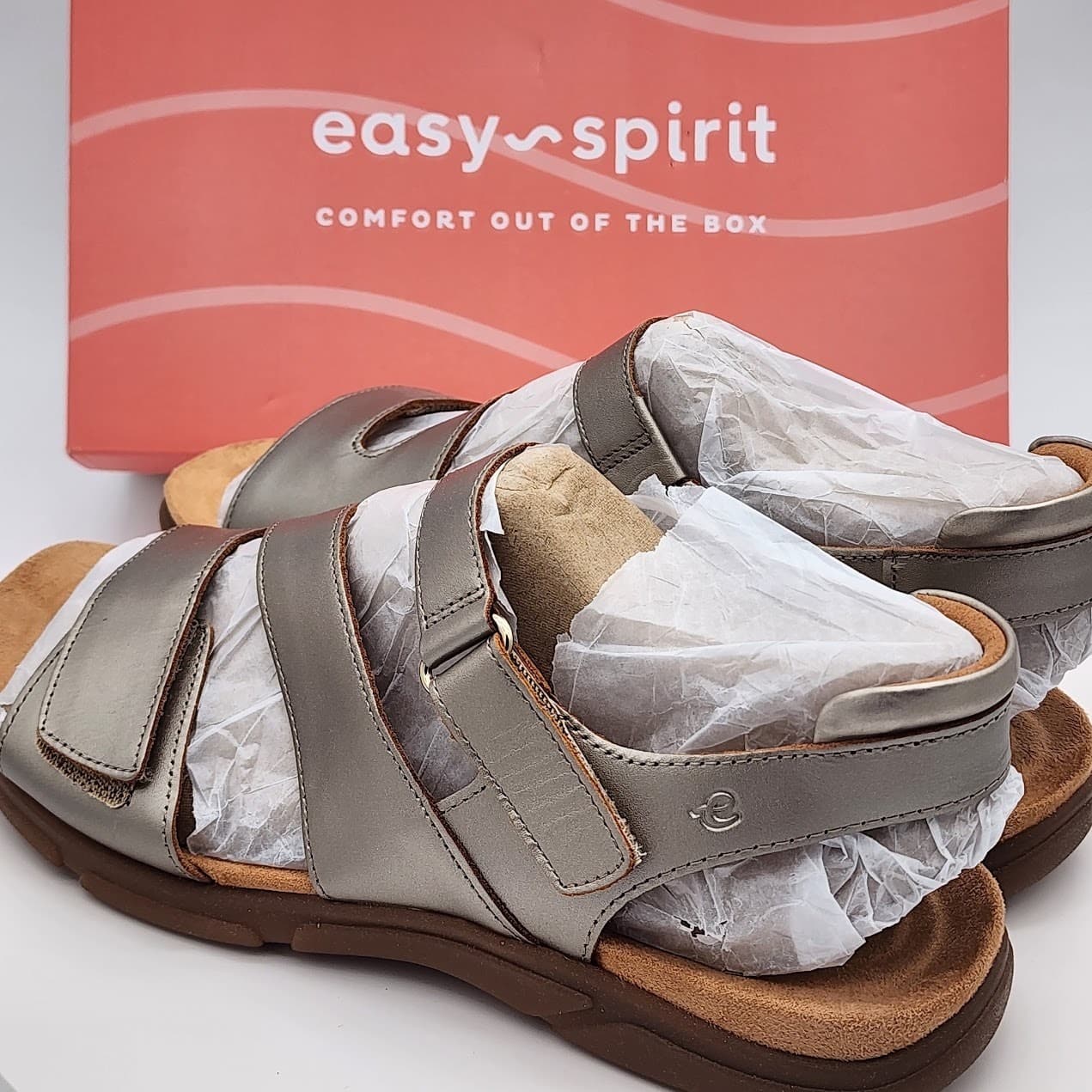 NEW Easy Spirit Mavey Gold Comfort Sandals Women's Size 10 M Adjustable Straps - Thumbnail 4