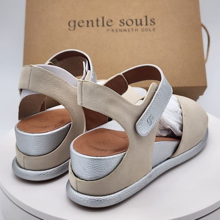 NEW Gentle Souls by Kenneth Cole Jalleh Stone Nubuck Comfort Sandals Size 6.5M - Thumbnail 3