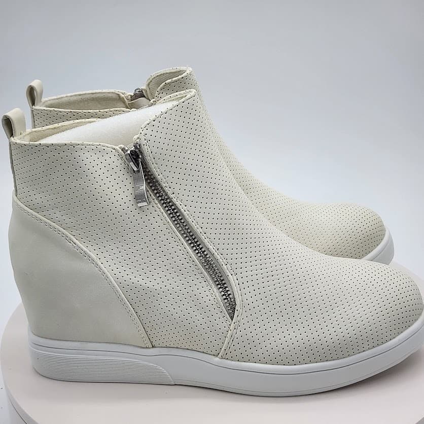 NEW Journee Collection Pennelope Ivory Wedge Sneakers Women's Size 10 Side Zip - Thumbnail 2
