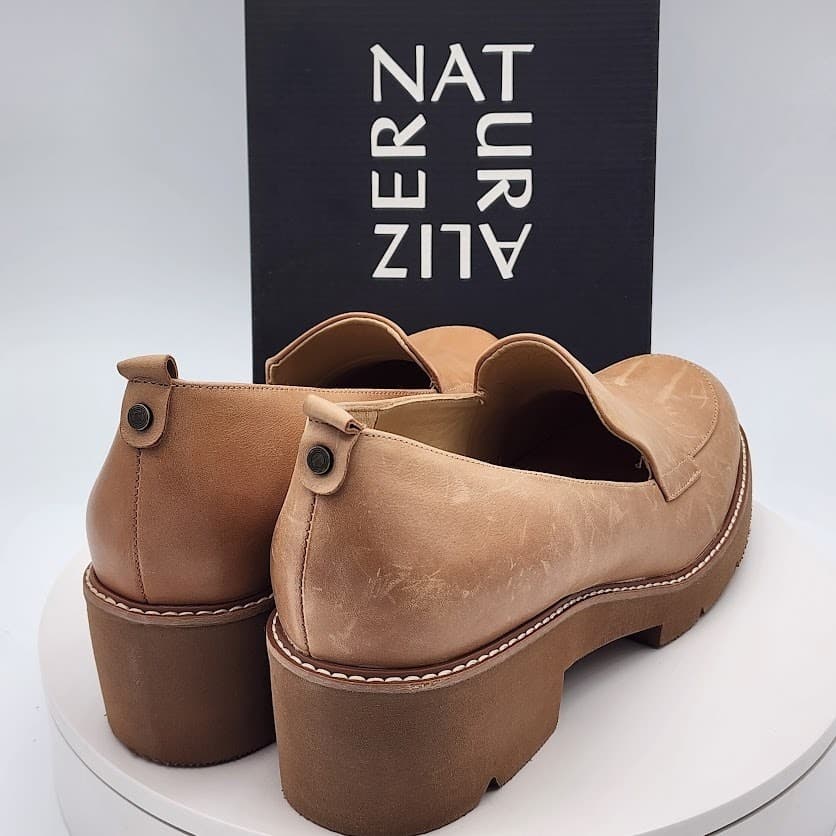 NEW Naturalizer Darry Lug Sole Loafers Toffee Leather Women's Size 12M - Thumbnail 3