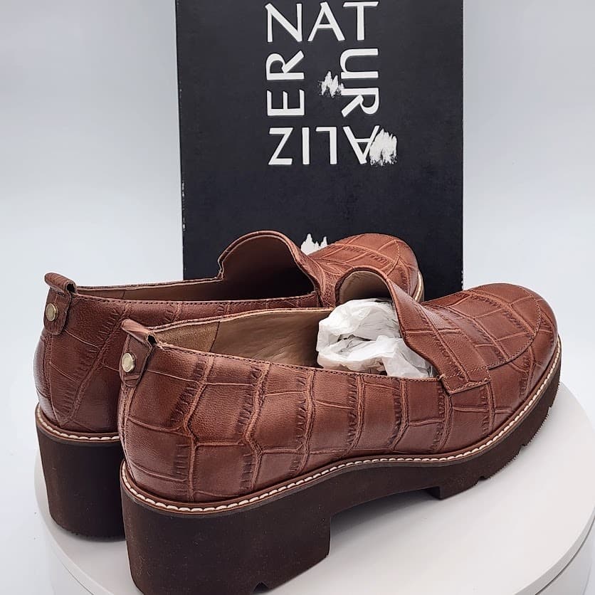 NEW Naturalizer Darry English Tea Croc Embossed Leather Loafers Women's Size 12M - Thumbnail 3