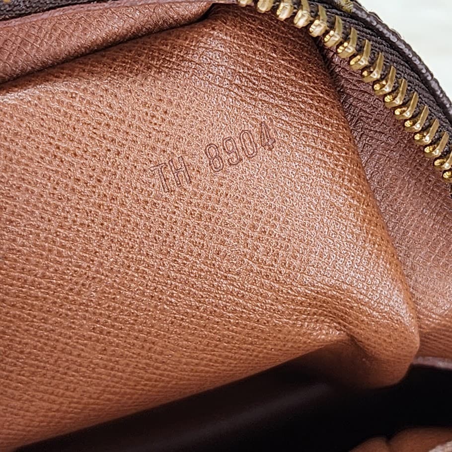 Authentic Louis Vuitton Monogram Mini Amazon Crossbody Bag Brown Vintage - Thumbnail 18