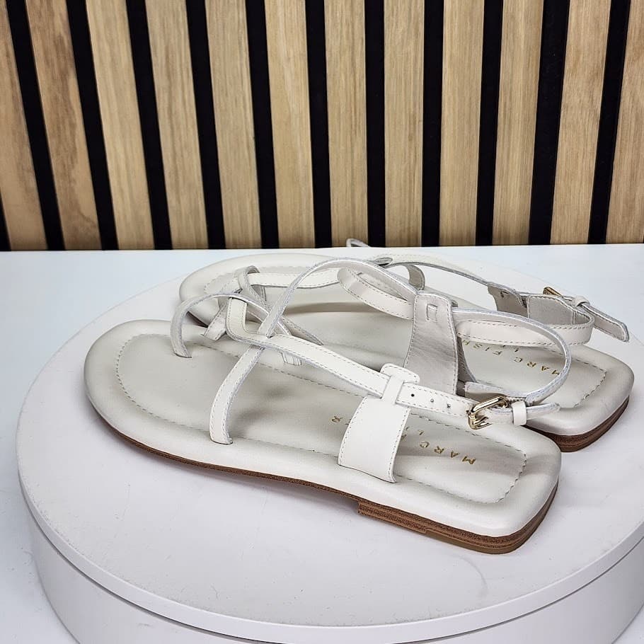 Marc Fisher LTD Women’s White Toe Ring Strappy Flat Sandals Size 7M - Thumbnail 4