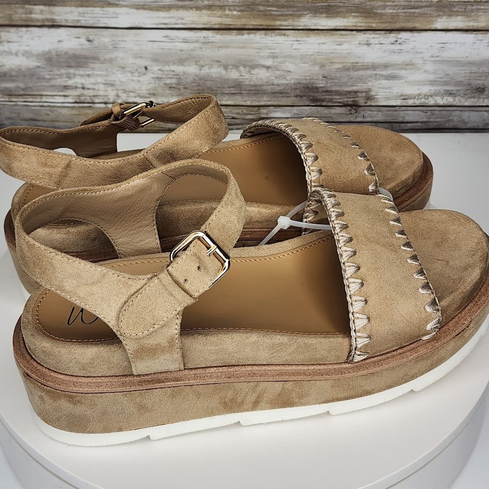 NEW - Wild Pair Milliee Women’s Platform Wedge Sandals Ankle Strap Size 6.5 - Thumbnail 2