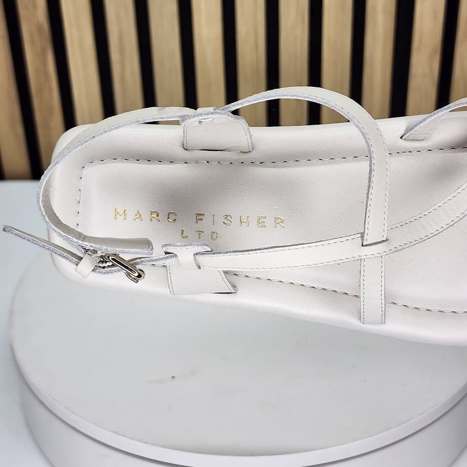 Marc Fisher LTD Women’s White Toe Ring Strappy Flat Sandals Size 7M - Thumbnail 6