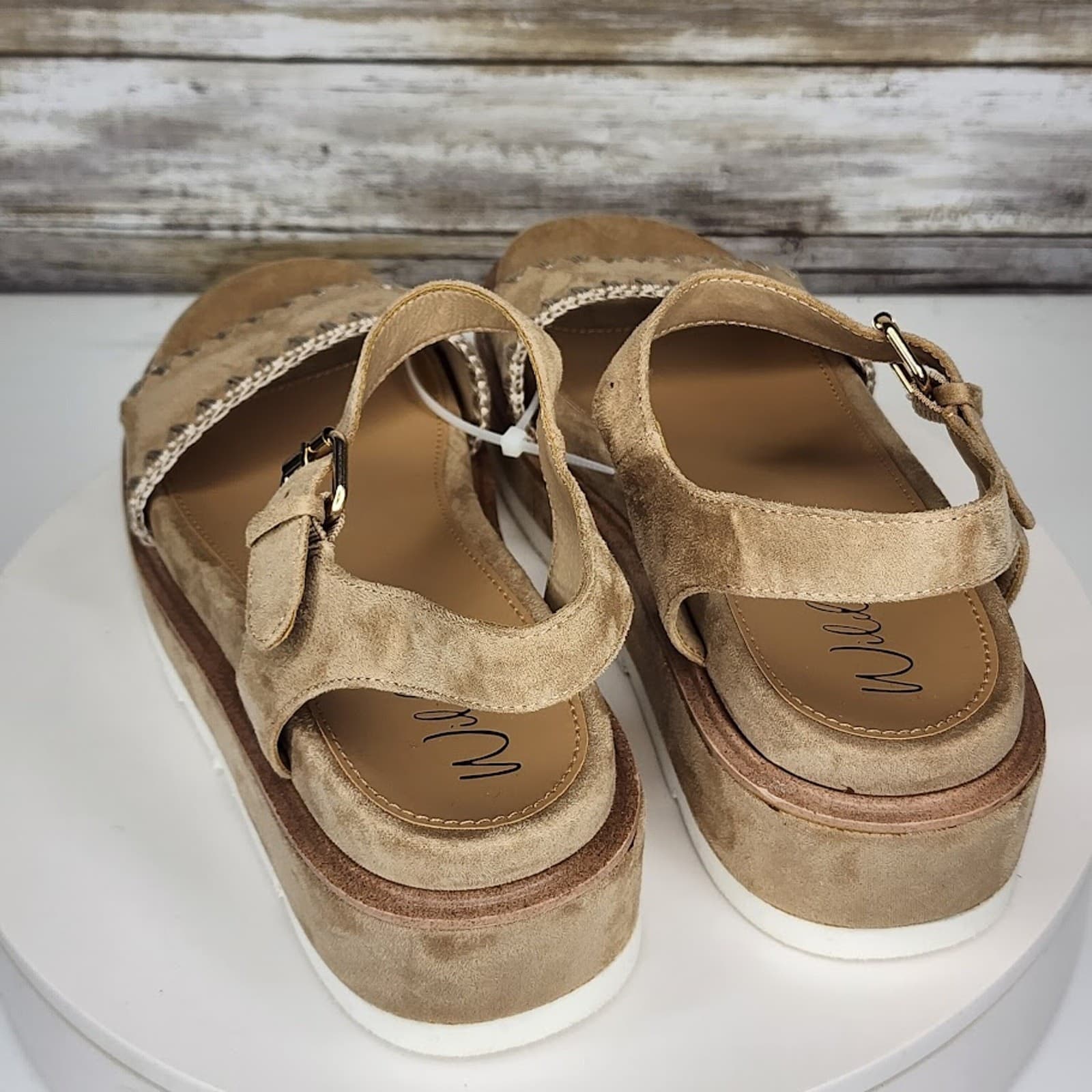 NEW - Wild Pair Milliee Women’s Platform Wedge Sandals Ankle Strap Size 6.5 - Thumbnail 3