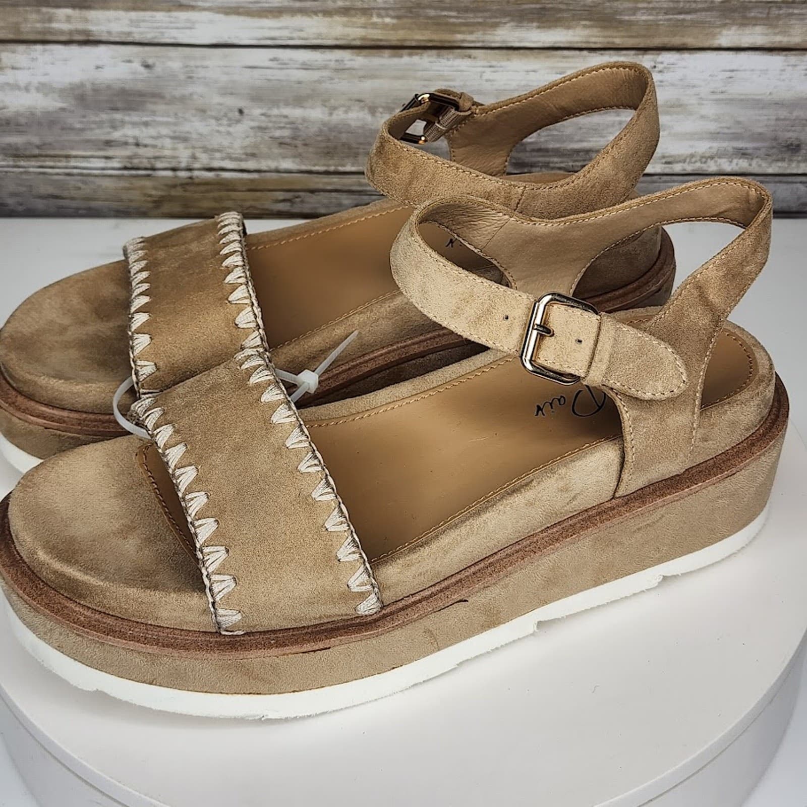 NEW - Wild Pair Milliee Women’s Platform Wedge Sandals Ankle Strap Size 6.5 - Thumbnail 4