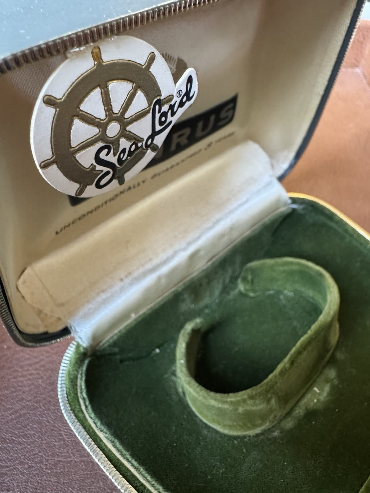 Vintage BENRUS Sea Lord Watch Display Box Green Velvet Case Empty Watch Box USA - Thumbnail 5