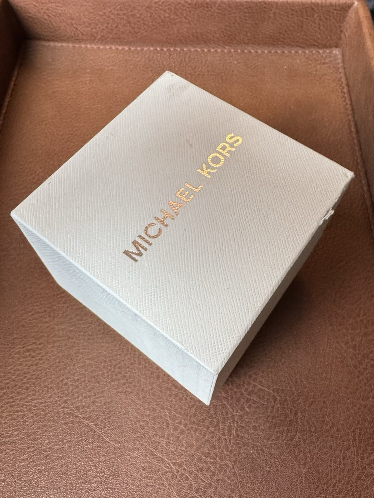 Michael Kors MK2611 Rose Gold Crystal Bezel Women’s Watch Black Leather Strap - Thumbnail 8