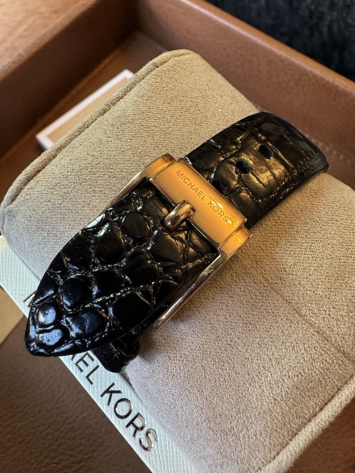 Michael Kors MK2611 Rose Gold Crystal Bezel Women’s Watch Black Leather Strap - Thumbnail 3