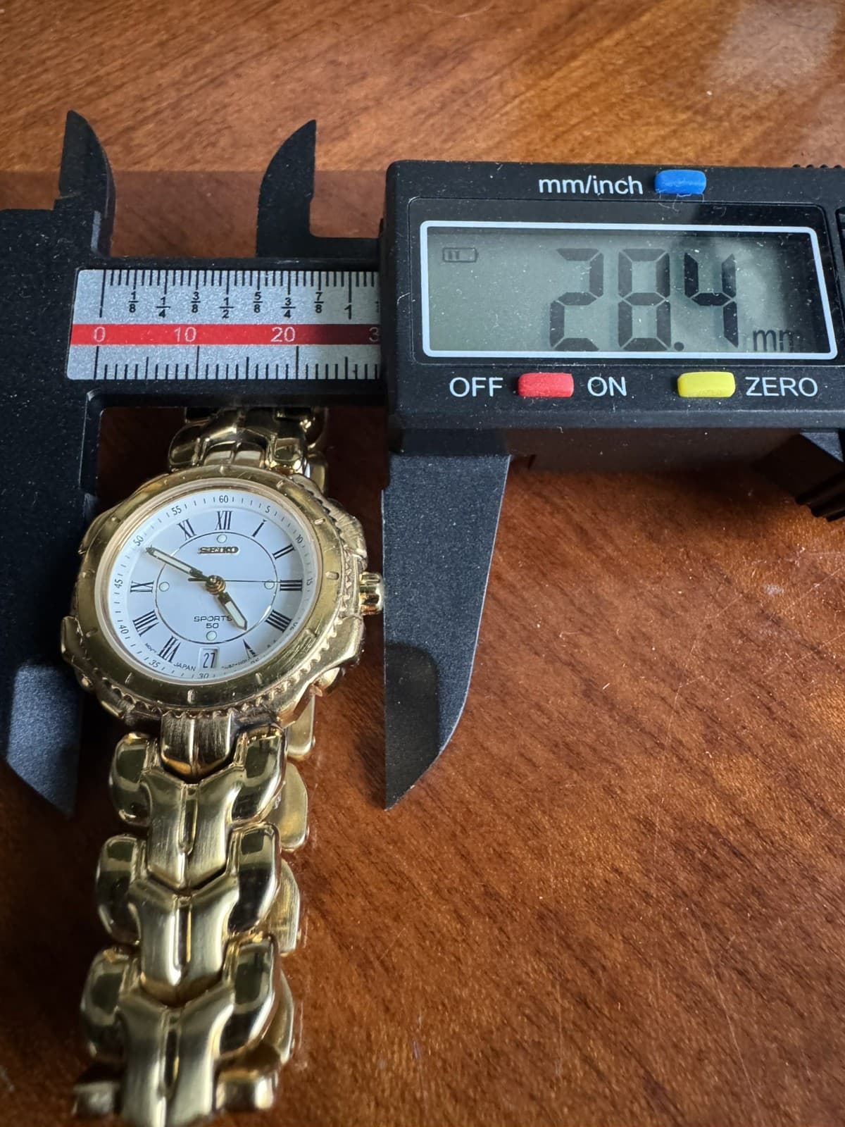 Ladies Seiko Sports 50 7N82-1101 Gold Tone SS Vintage Quartz Watch New Battery - Thumbnail 5
