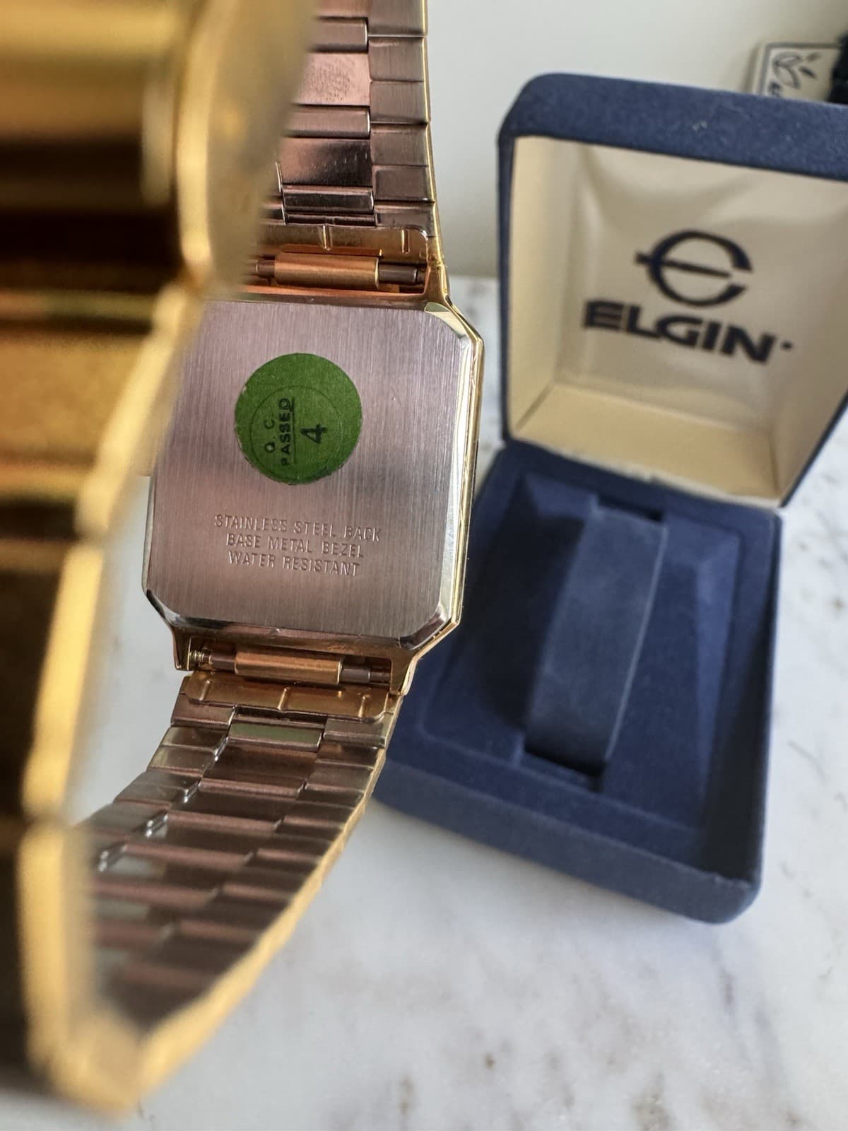 Vintage Elgin Gold Tone Quartz Date Watch Textured Dial & Bracelet 26mm Case IOB - Thumbnail 2