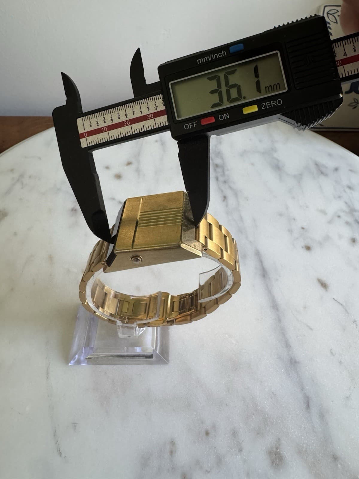 1976 Bulova Computron LED Digital Driver’s Watch Gold Tone N6 Working 30x36mm - Thumbnail 7