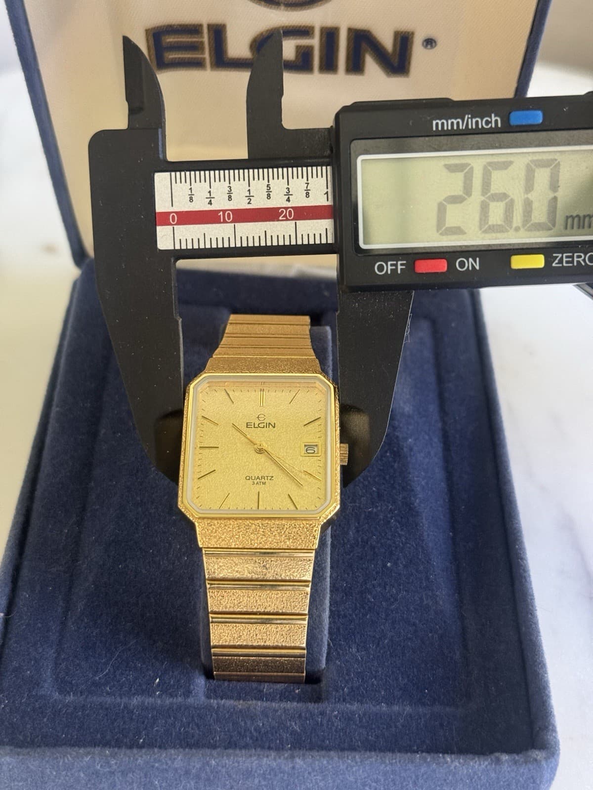 Vintage Elgin Gold Tone Quartz Date Watch Textured Dial & Bracelet 26mm Case IOB - Thumbnail 3