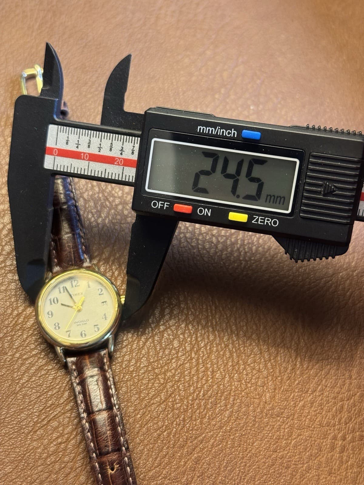 Timex Indiglo L0 Quartz 24.5mm Date Watch Brown Leather Strap - Thumbnail 4