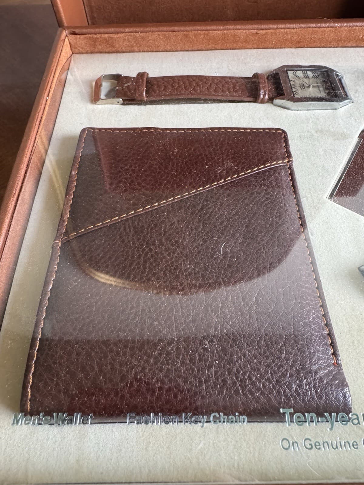 NOS Tempreaux Men’s Gift Set Watch Wallet Keychain Leather Box Set Vintage - Thumbnail 2