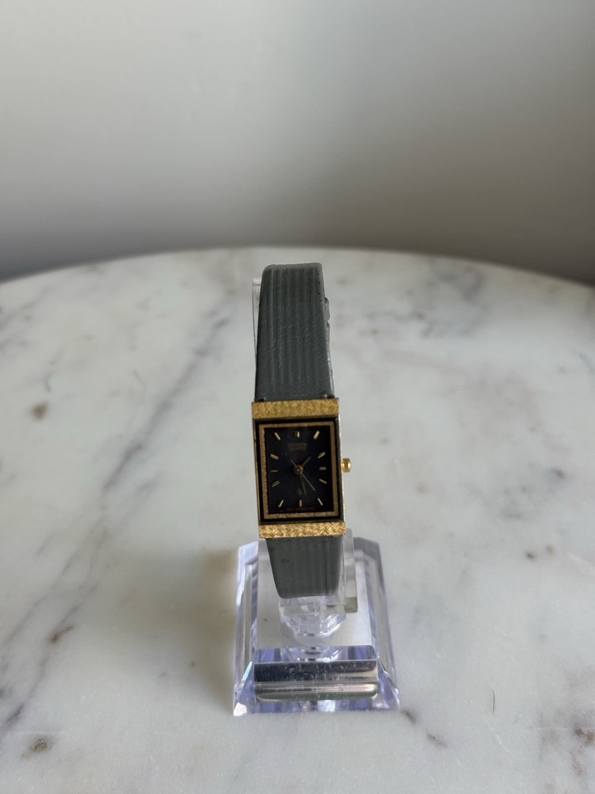 Classy Vintage Citizen Quartz 2951-S00869 Ladies Gold-Tone Tank Dress Watch - Thumbnail 10