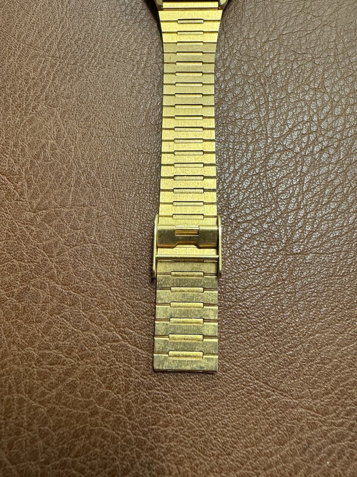 Vintage HELBROS Gold Tone Quartz Watch Day Date Dodecagonal Bezel 35.5mm - Thumbnail 6