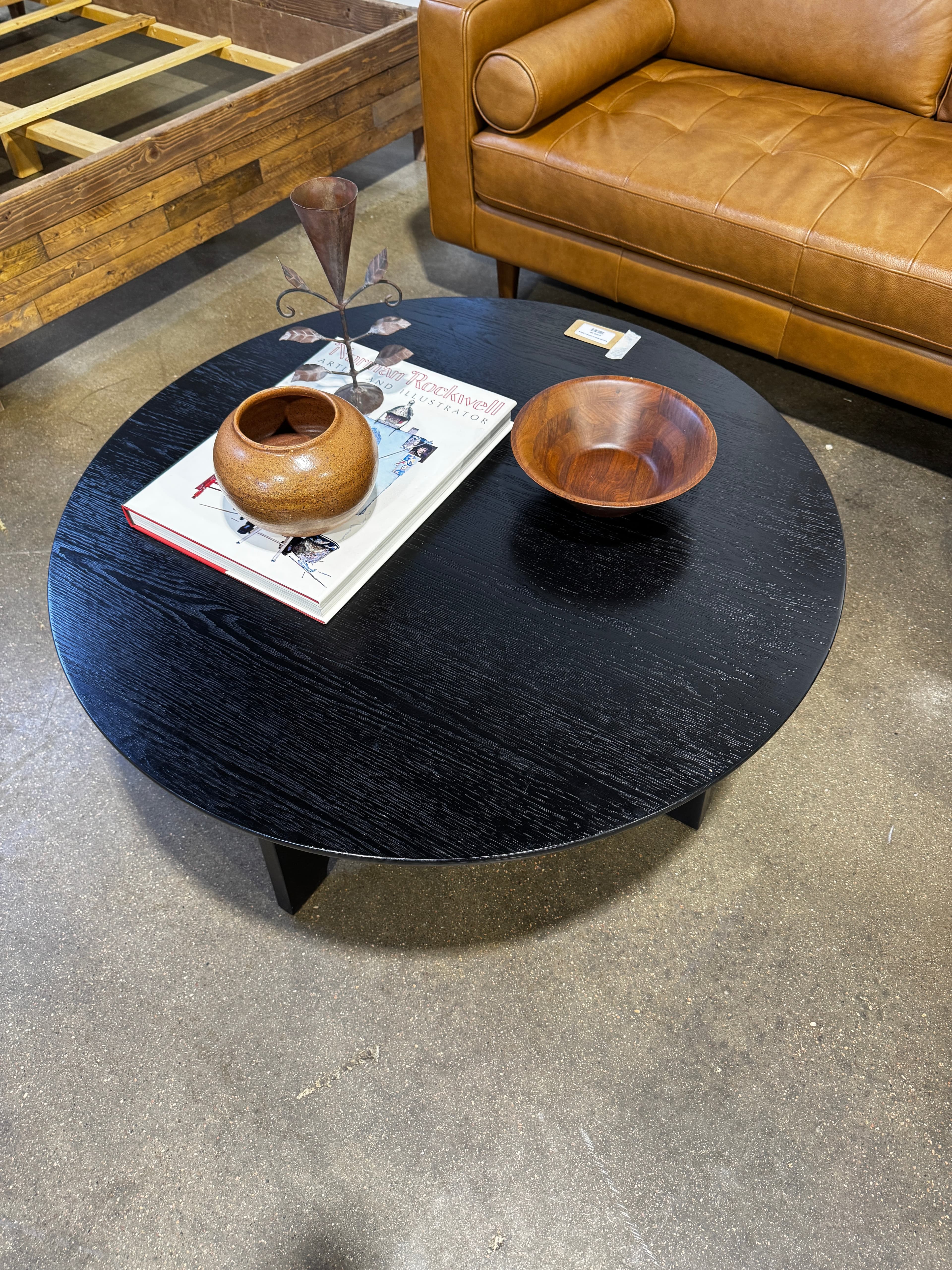 Round Black Coffee Table - Thumbnail 3