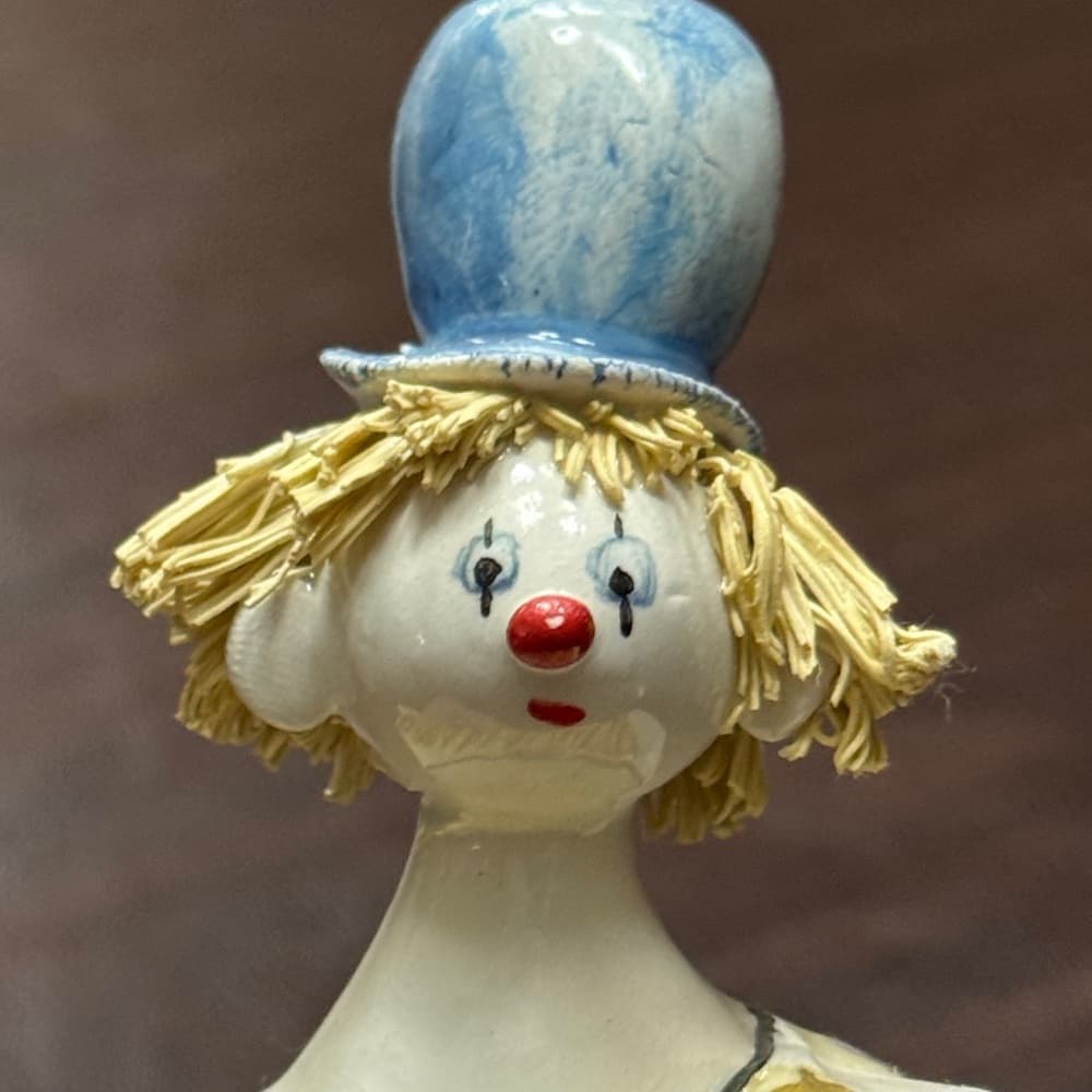 Vintage Pastel Ceramica Lino Zampiva Italian Clown Figurine with Accordion - Thumbnail 7