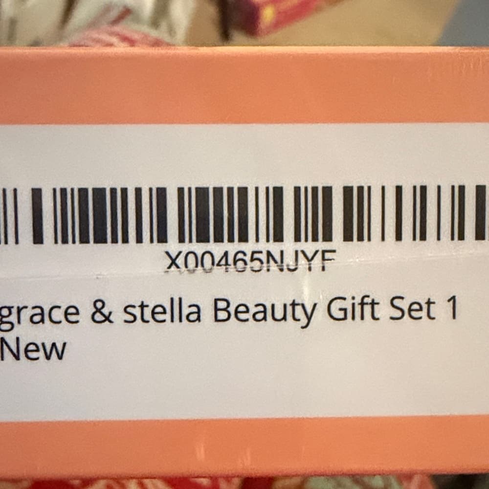 Grace & Stella Dew-tox & Chill Skincare Gift Set - 7pc - Thumbnail 4