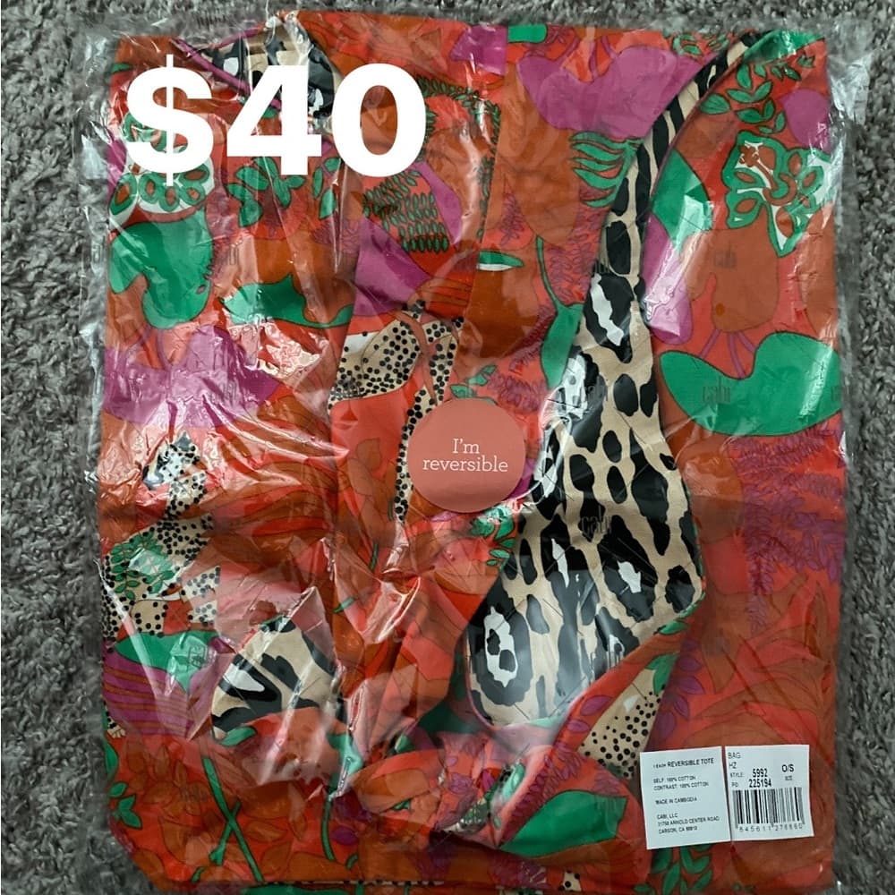 Cabi Reversible Sling Bag #5992 - Thumbnail 4