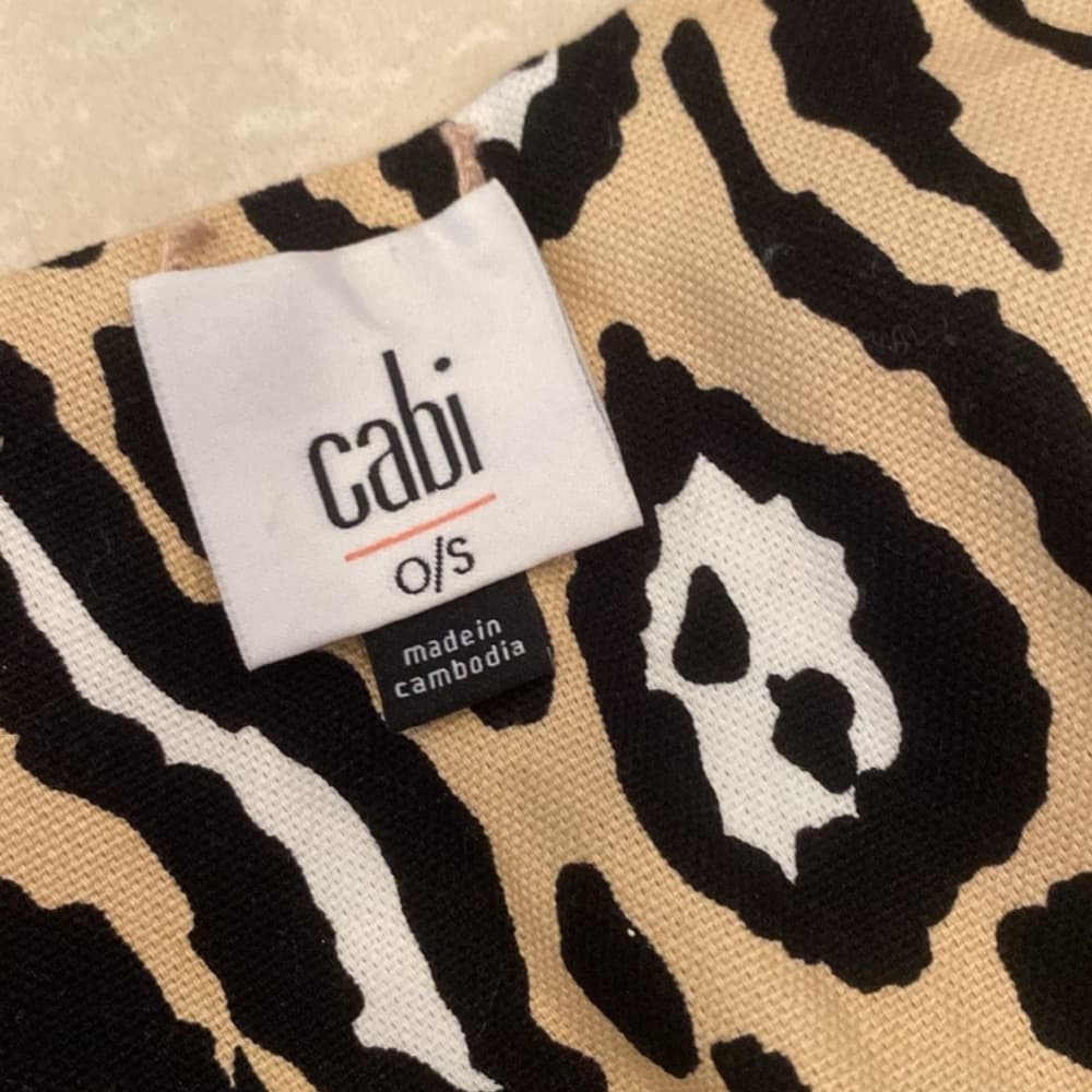 Cabi Reversible Sling Bag #5992 - Thumbnail 8