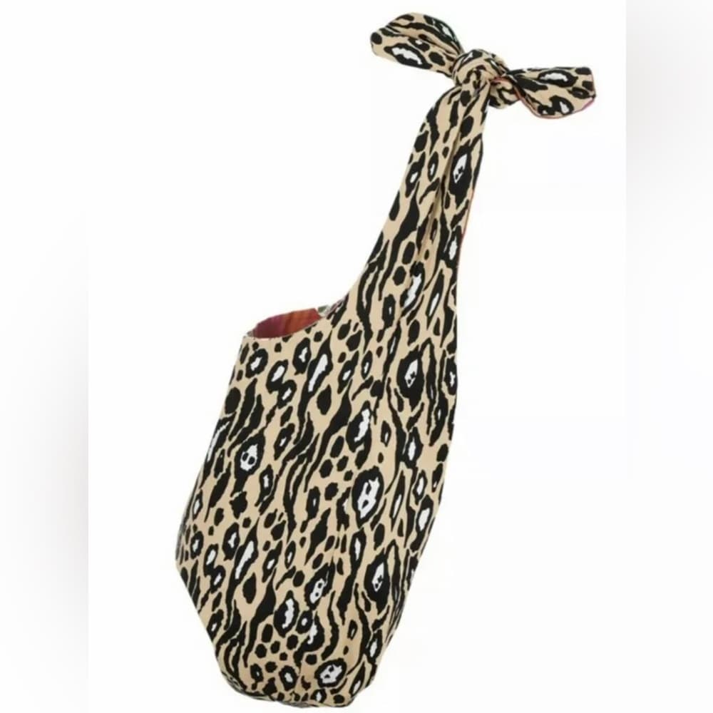 Cabi Reversible Sling Bag #5992 - Thumbnail 2