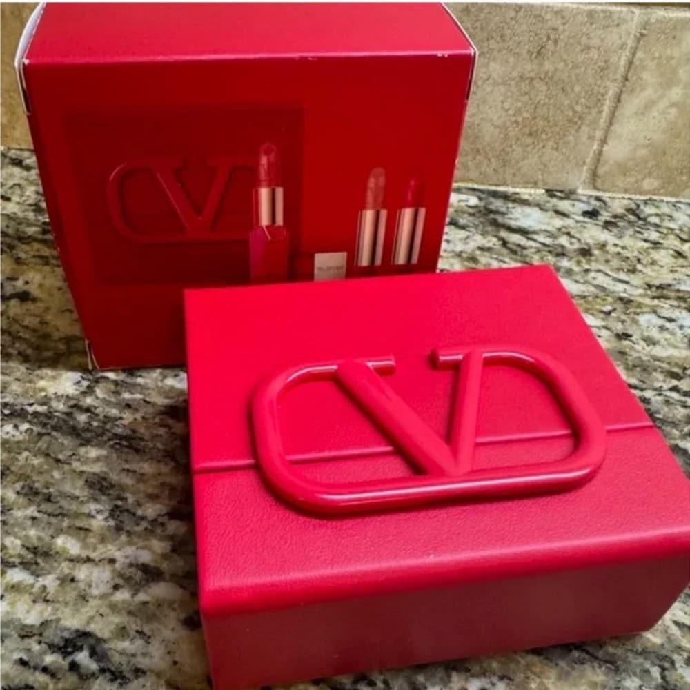 Valentino Rosso Lipstick Set- 1 lipstick & 2 refills!! NIB!!! - Thumbnail 3