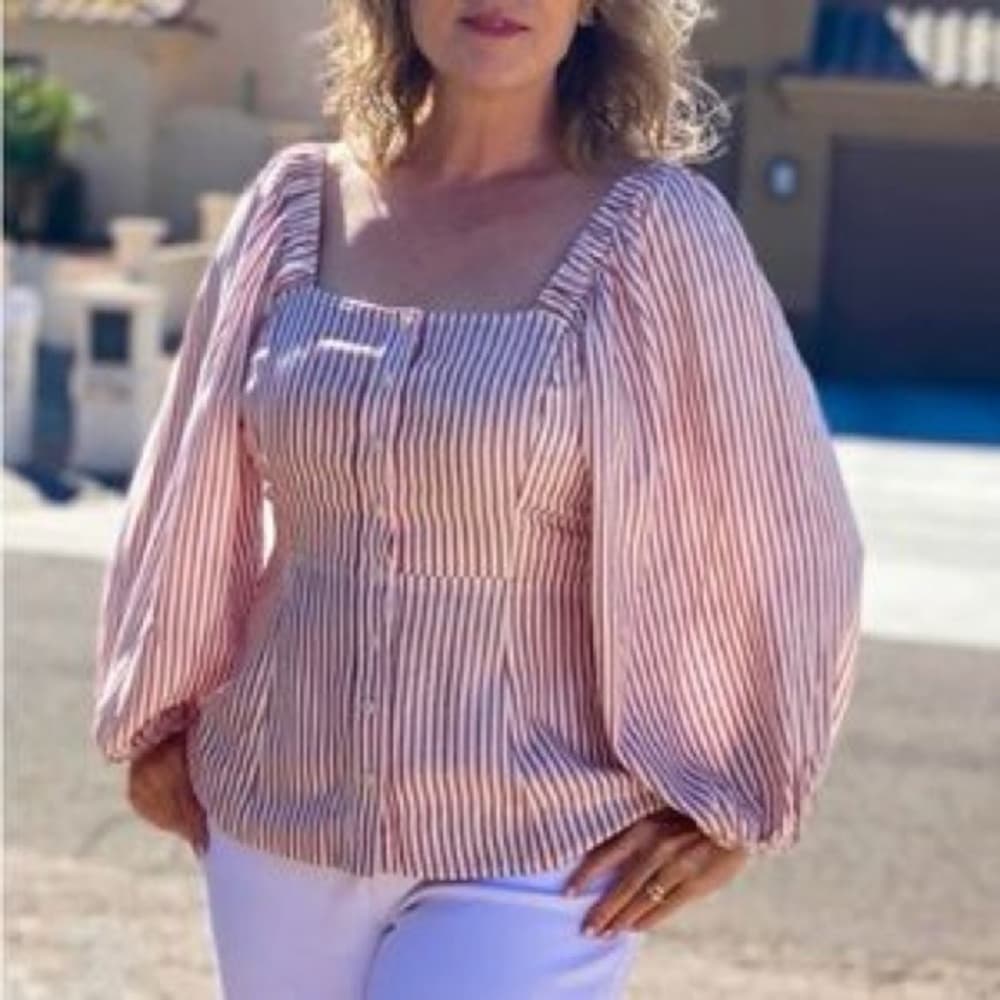 NWT Cabi Carnival Top #5890 - Thumbnail 3