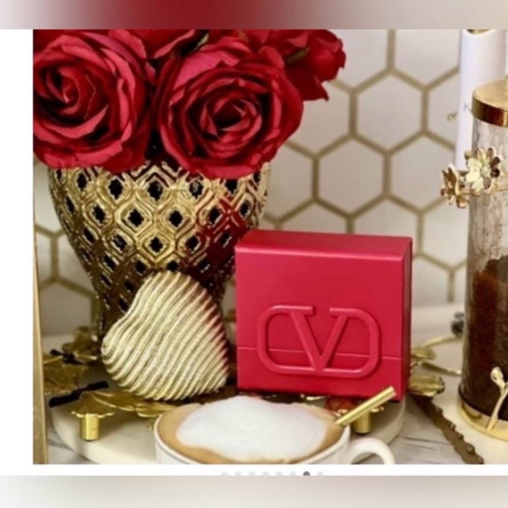 Valentino Rosso Lipstick Set- 1 lipstick & 2 refills!! NIB!!! - Thumbnail 8