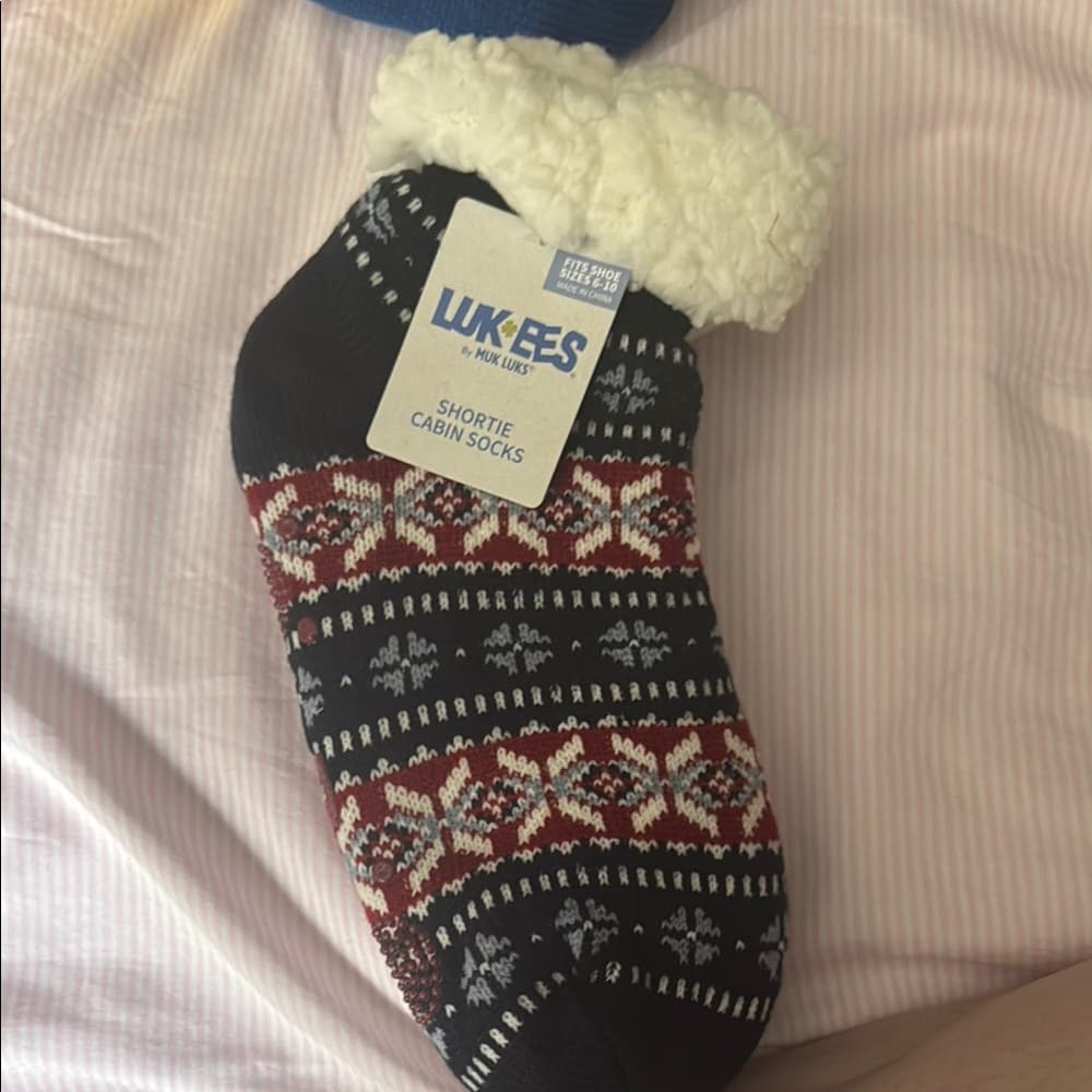 Muk Luks Casual Black and Red Socks - Thumbnail 2