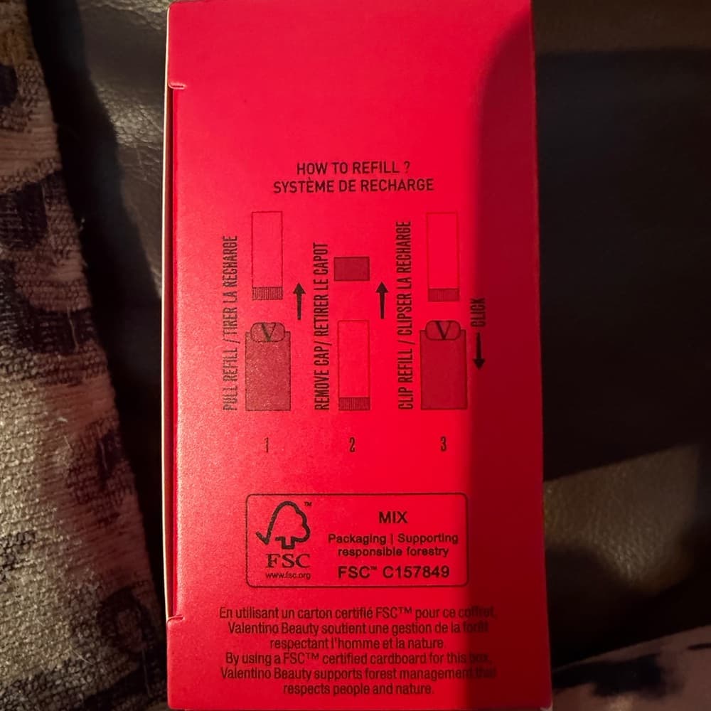 Valentino Rosso Lipstick Set- 1 lipstick & 2 refills!! NIB!!! - Thumbnail 15