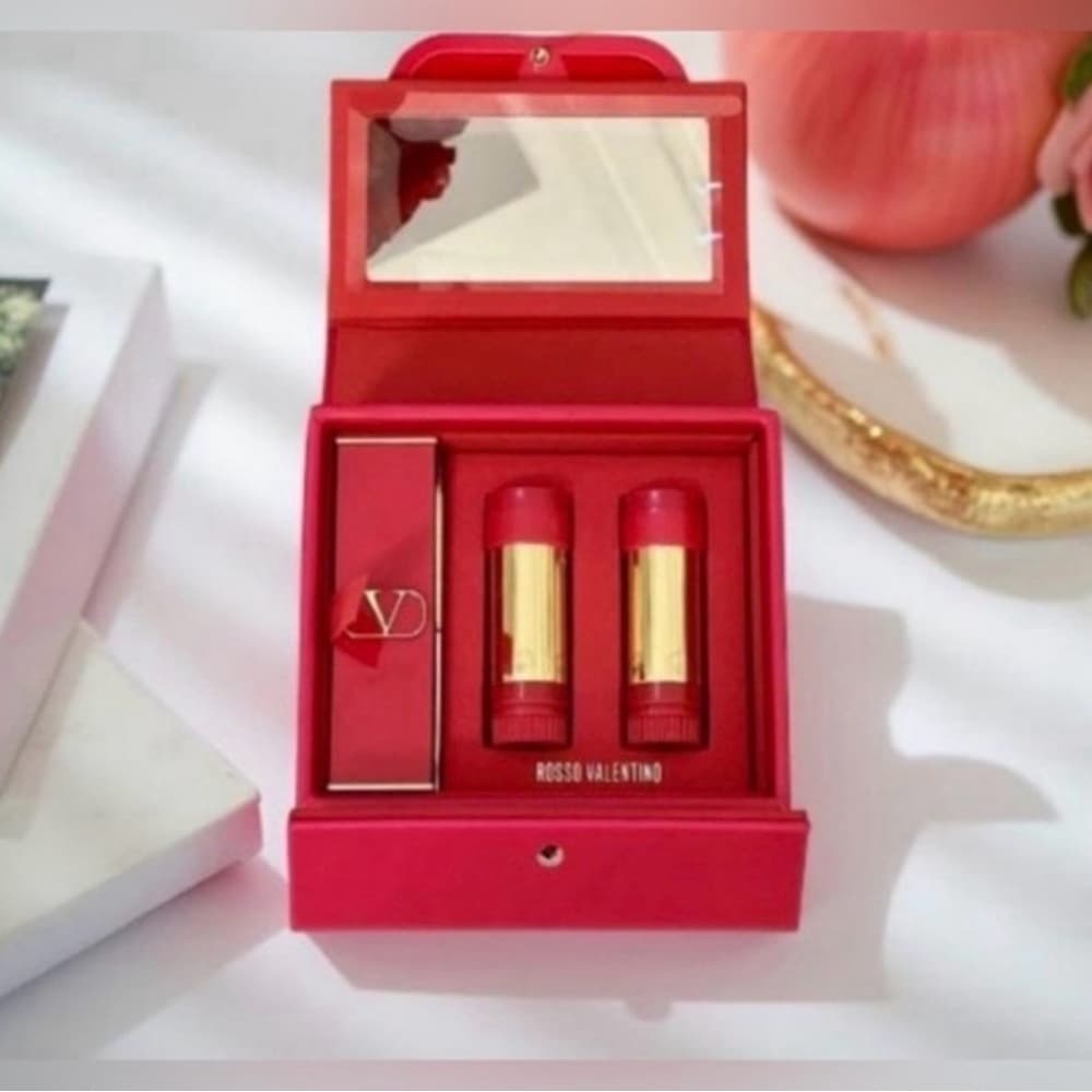 Valentino Rosso Lipstick Set- 1 lipstick & 2 refills!! NIB!!! - Thumbnail 6