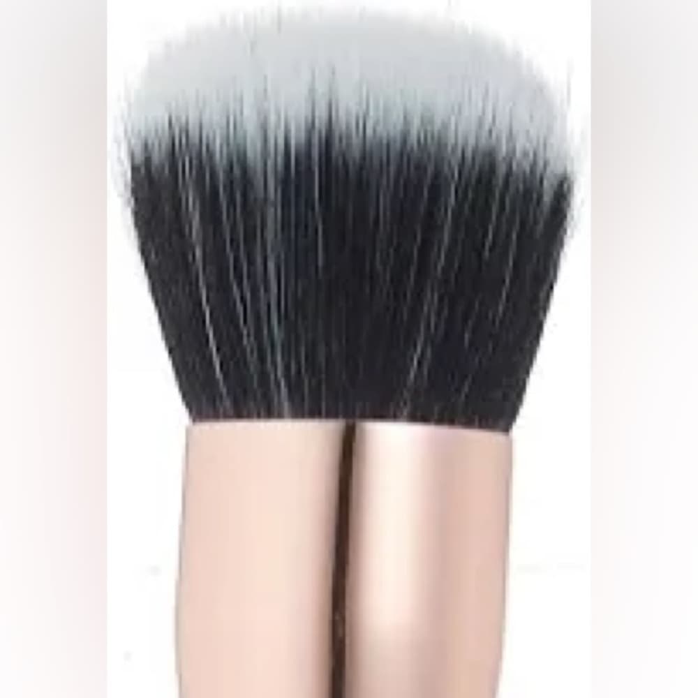 Stippling Foundation Brush - Thumbnail 2