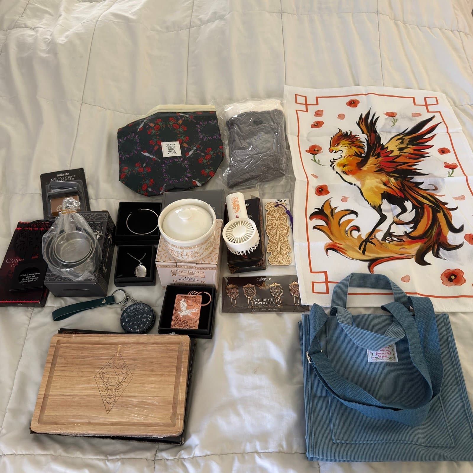 Owlcrate Book Box Item Lot -Circe, & more! - Thumbnail 2