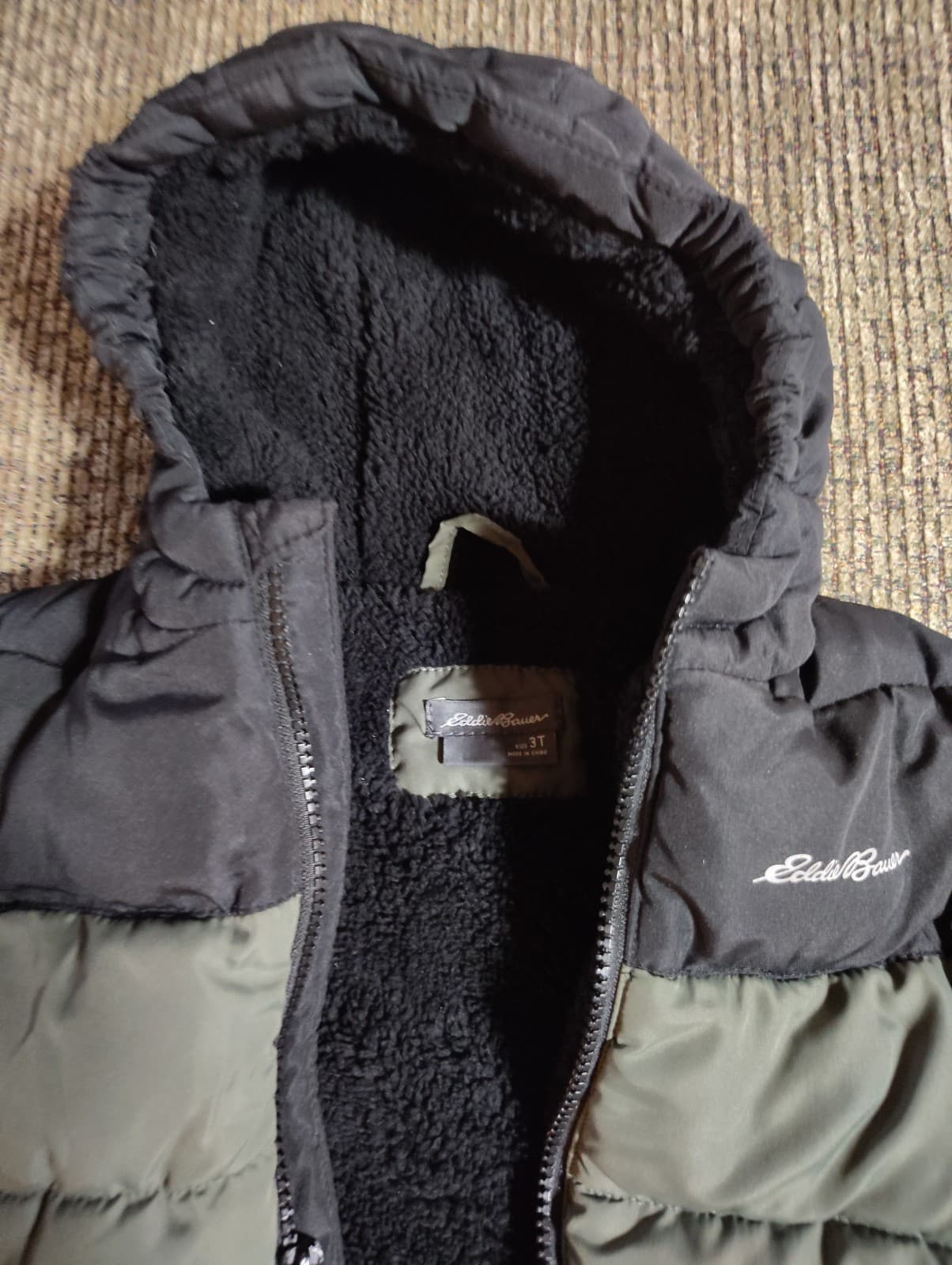 EDDIE BAUER AWESOME BOYS JACKET, SIZE 6, EXCELLENT CLEAN CONDITION, BARELY WORN - Thumbnail 4