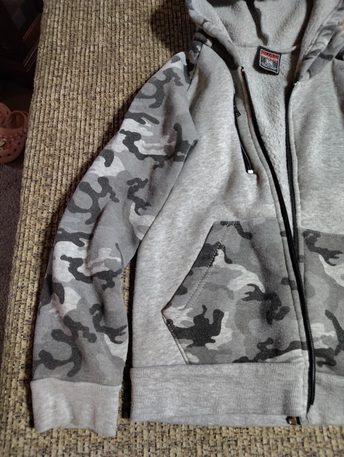 Quad Seven Black and grey camo boys hoodie Cozy Size 5/6 - Thumbnail 2