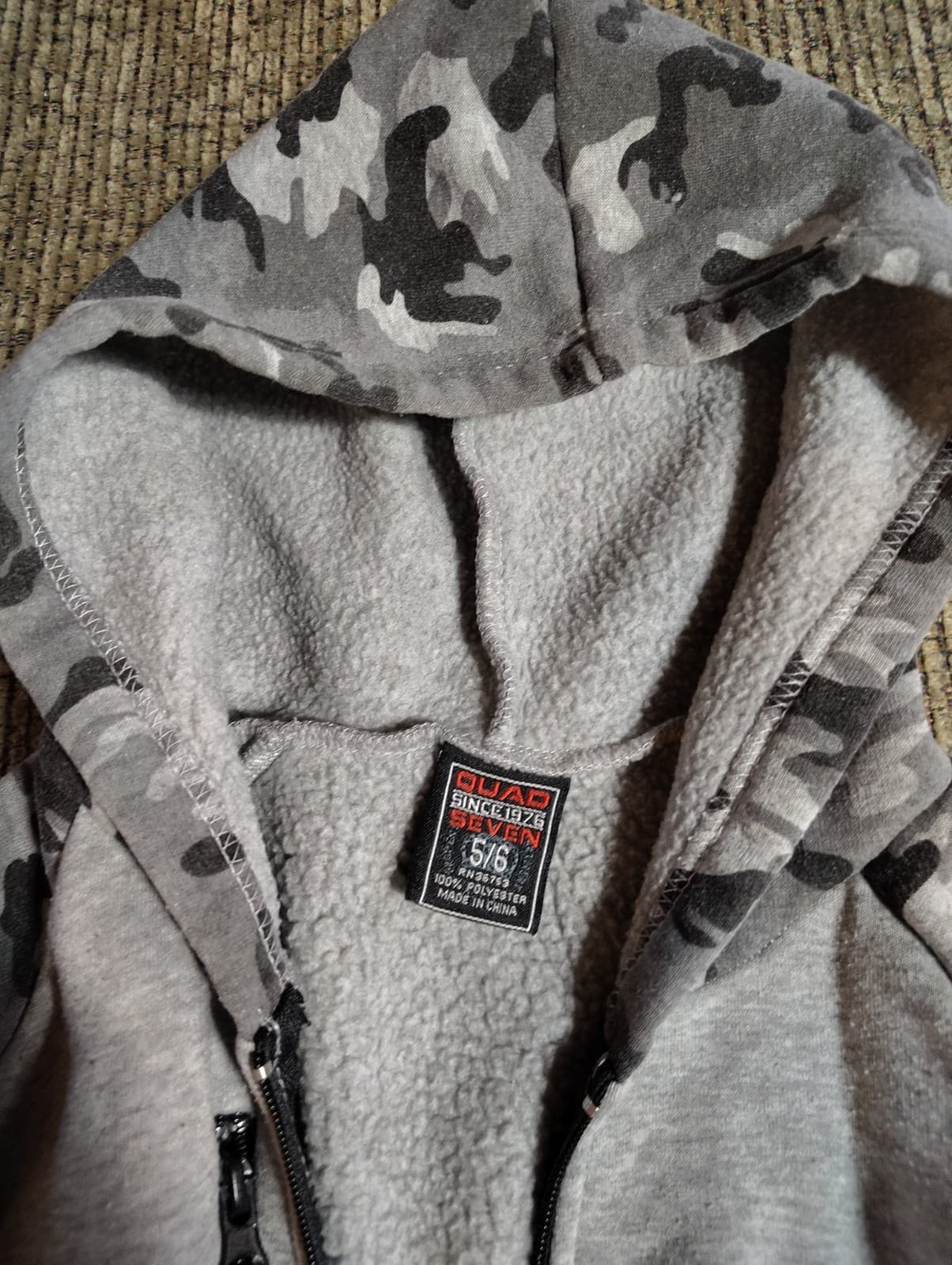 Quad Seven Black and grey camo boys hoodie Cozy Size 5/6 - Thumbnail 4