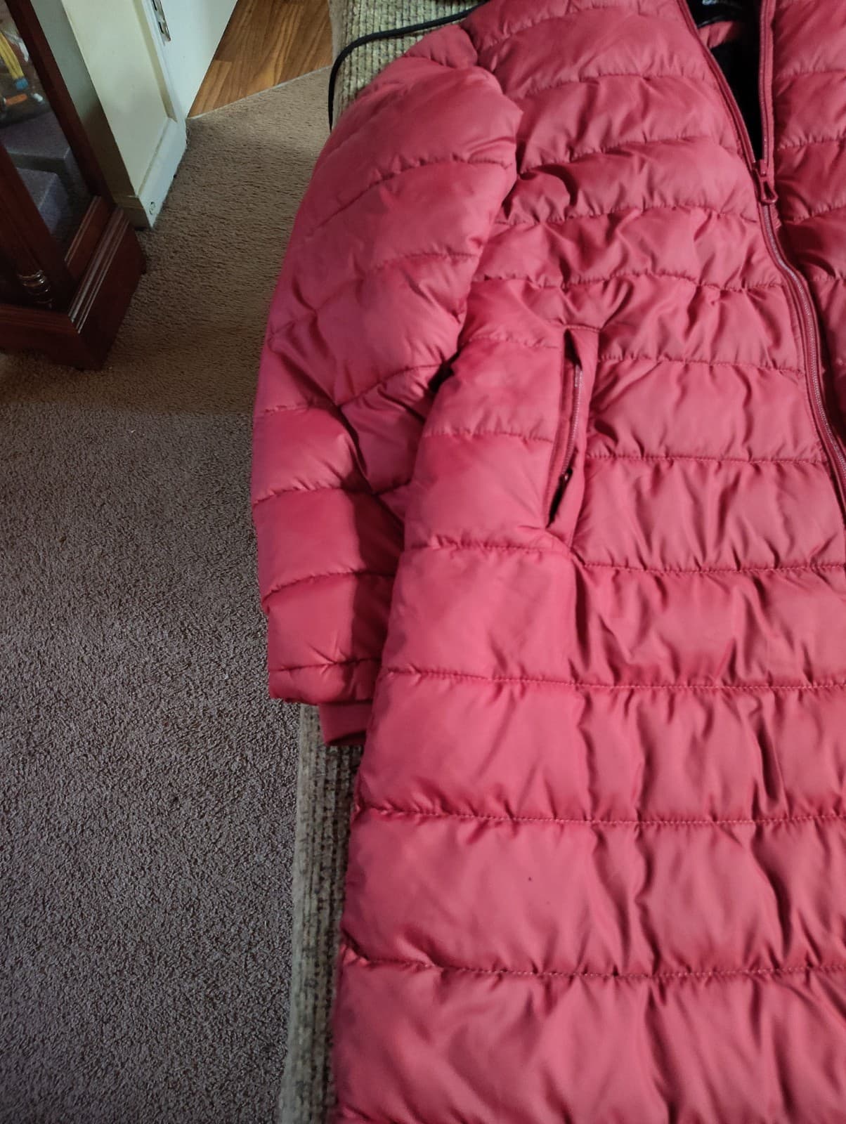 GoldLady Long Puffer Jacket -M- RED With Detachable Faux Fur Hood - Thumbnail 2