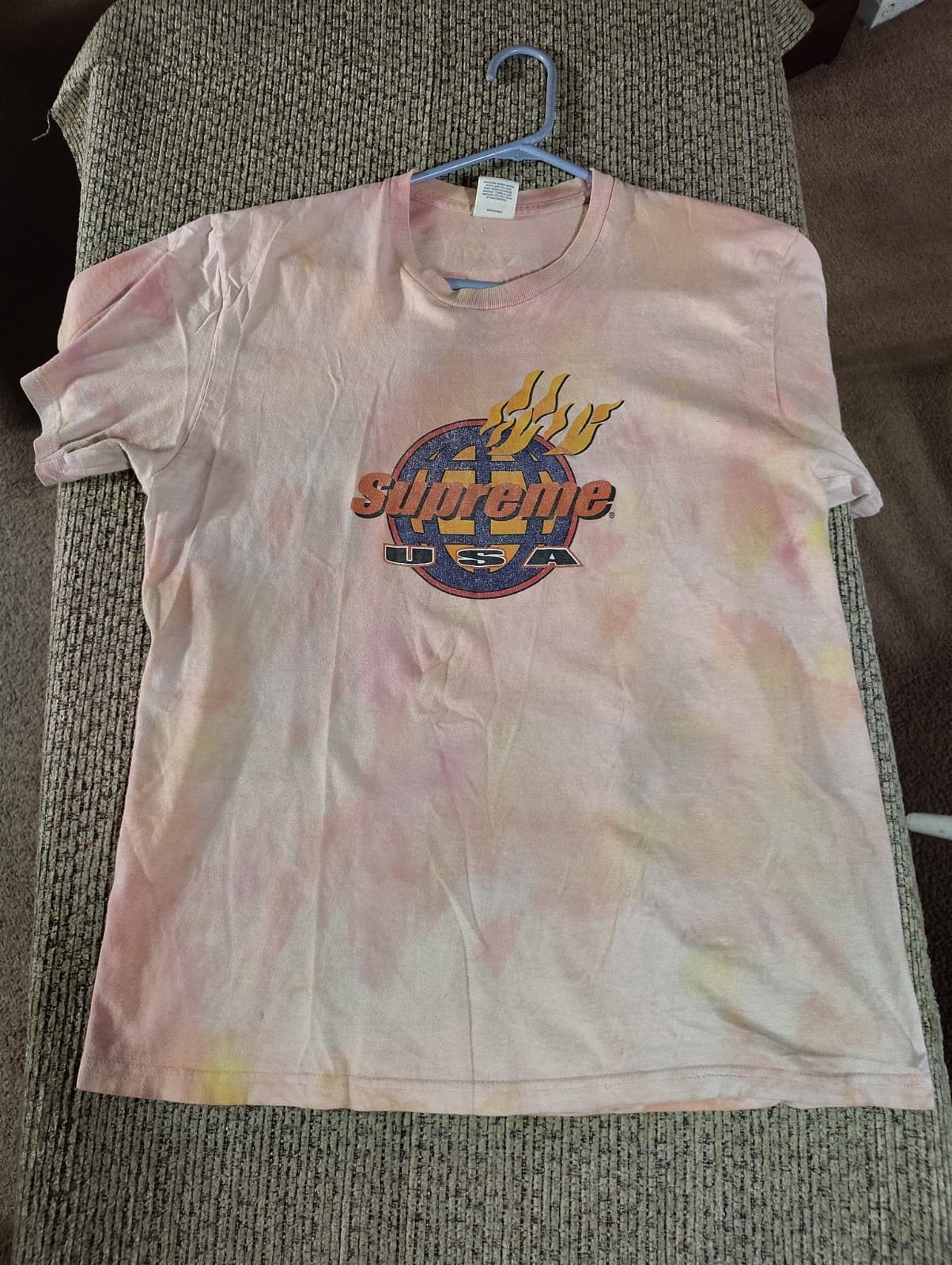 Supreme Mens USA Fire Globe Logo T-Shirt Size Large Cotton Short Sleeve