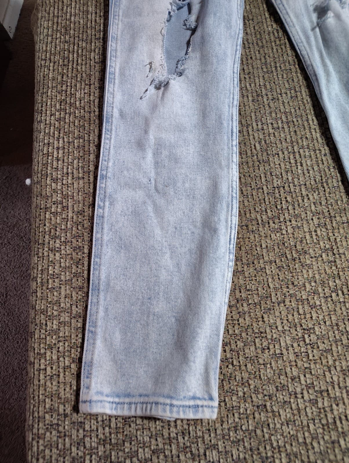 Hollister Ultra High-Rise Mom Jeans Light Blue Distressed Denim for Women - Thumbnail 2