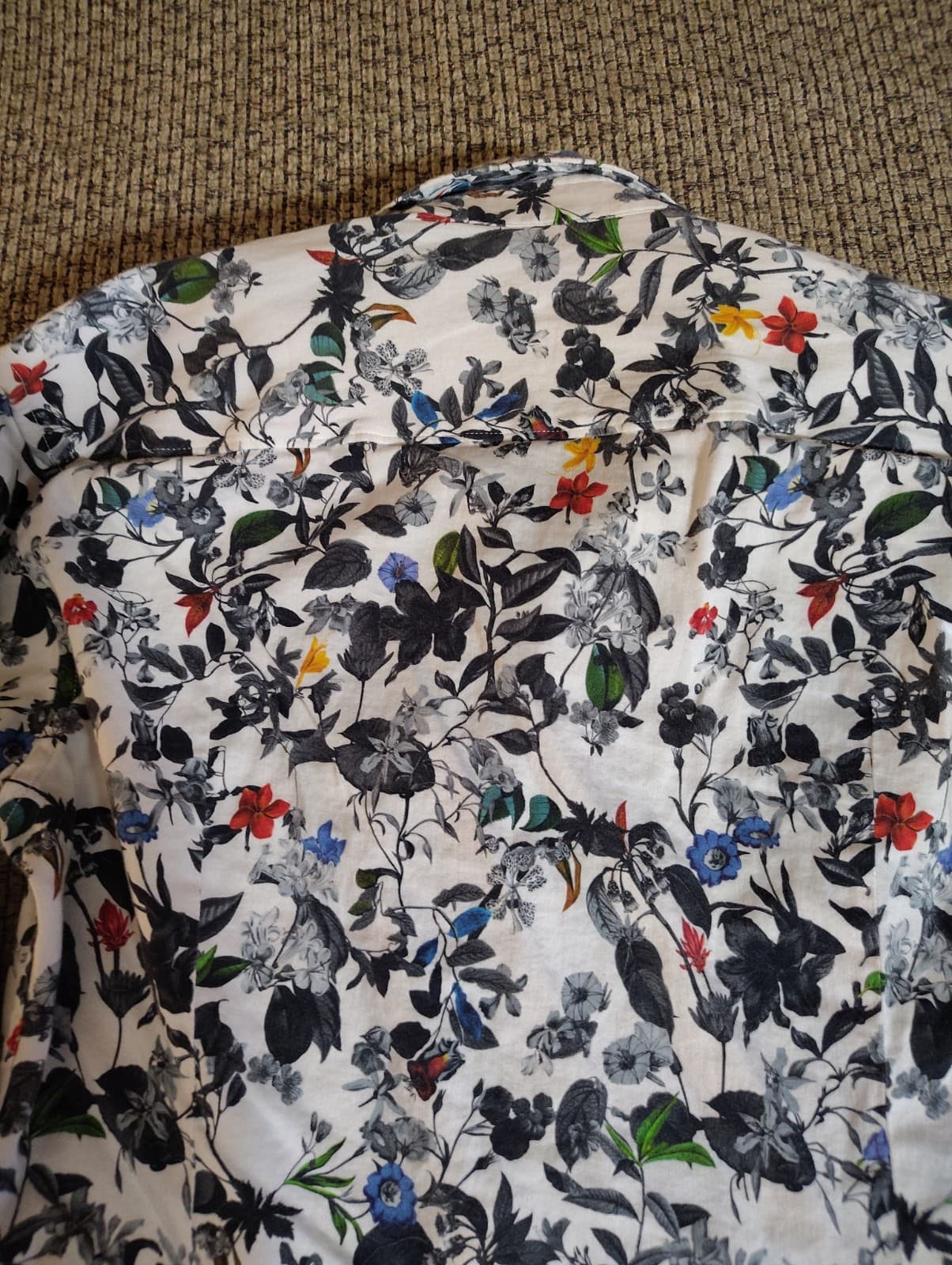 Robert Graham STEVENS Floral Linen Blend Excellent Condition. Size: Medium - Thumbnail 12