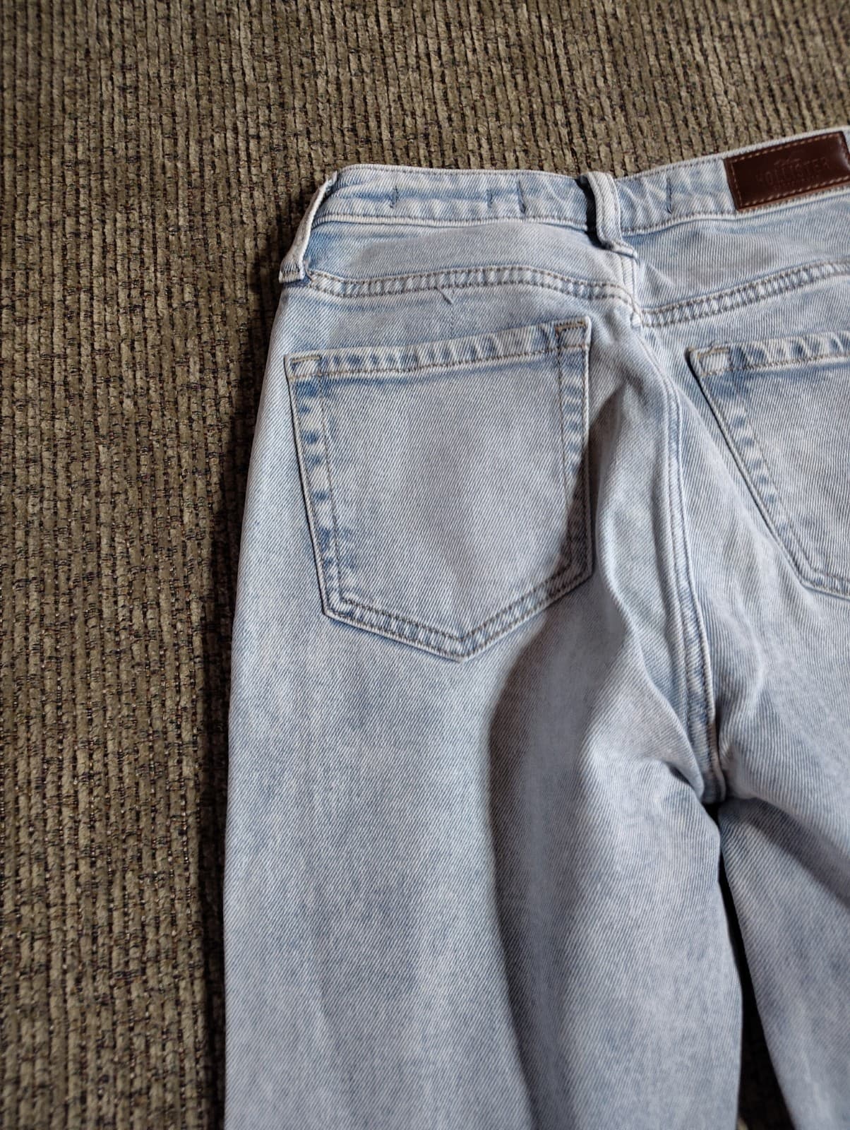 Hollister Ultra High-Rise Mom Jeans Light Blue Distressed Denim for Women - Thumbnail 11