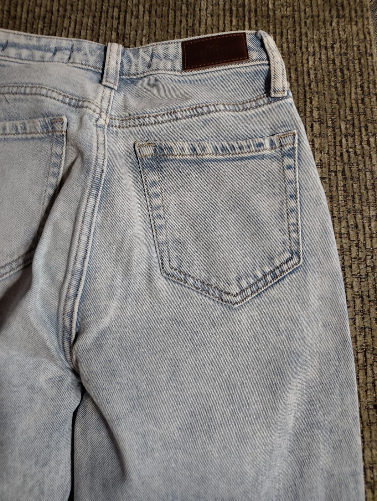 Hollister Ultra High-Rise Mom Jeans Light Blue Distressed Denim for Women - Thumbnail 12